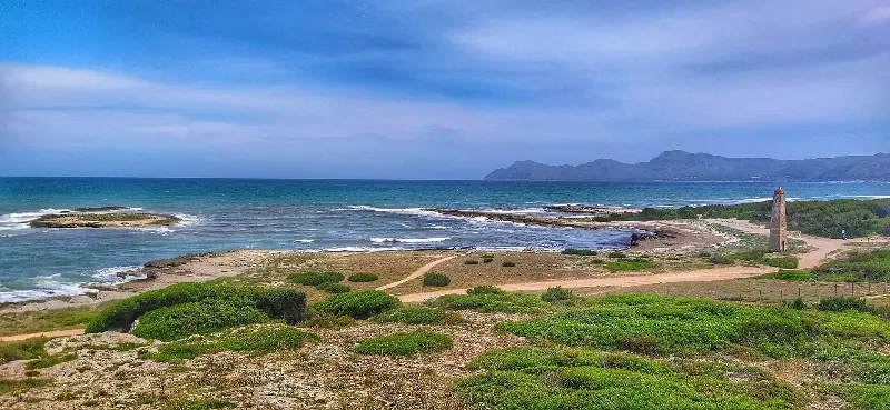 La Cova de davant l'Illa des Porros