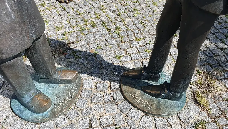 Tünnes and Schäl